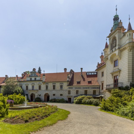 pruhonicky-zamek-1-velke-nadvori-2